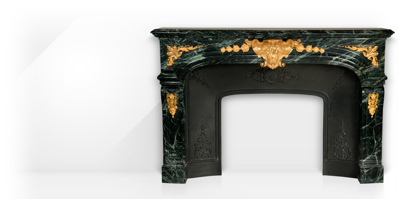 The Noailles fireplace is a highly sophisticated custom-made Regence style model made out of marble with gilded bronze ornaments.