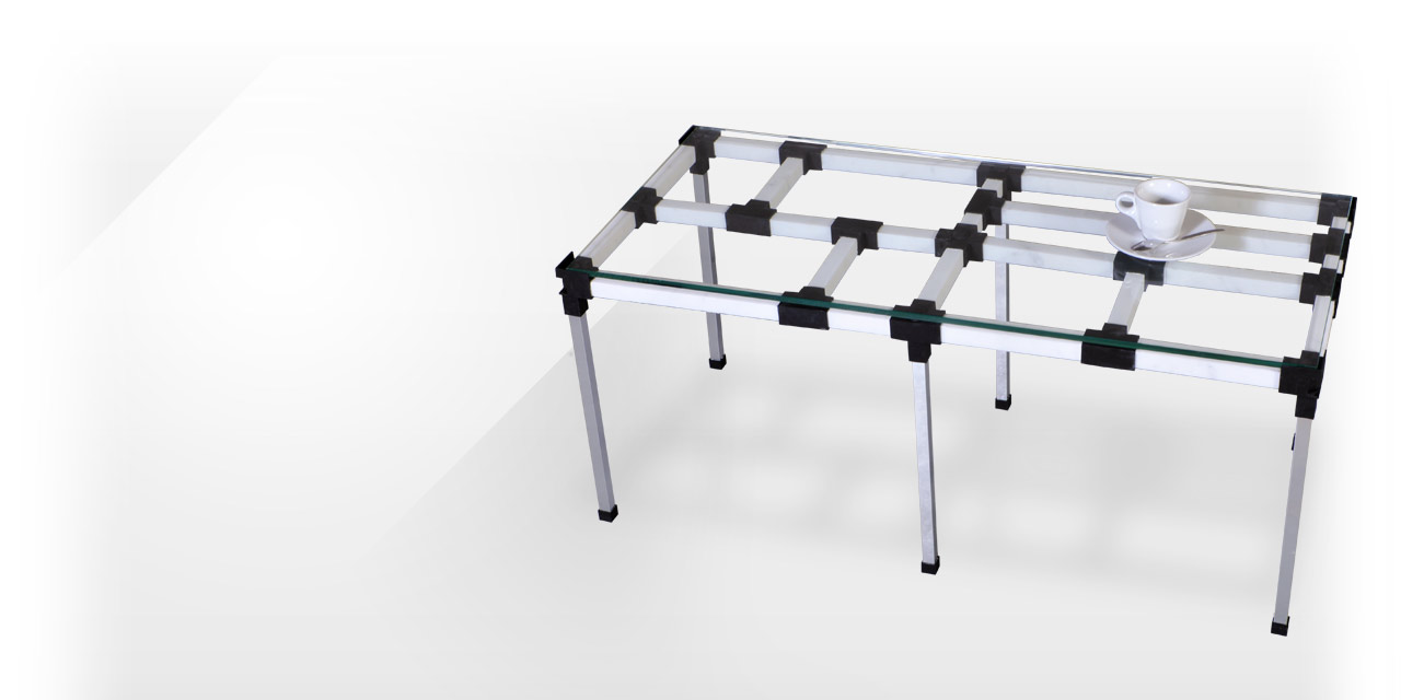 Maison & Maison, designers and creators in marble, present their model of coffee table in a mix of marble and 3D printing from the “Internet”  collection: Connection
