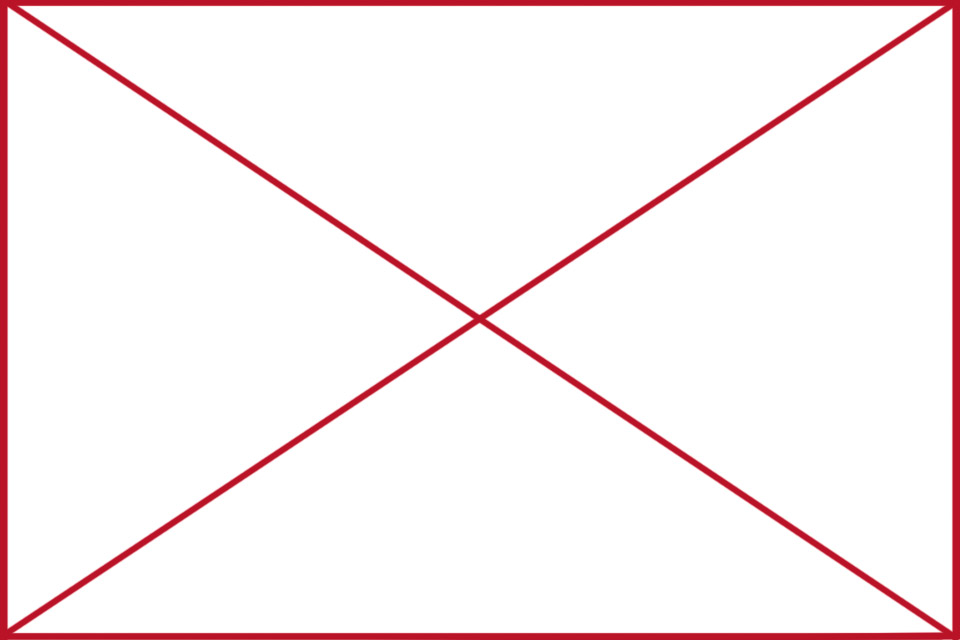 Inspired by the classic 19th century design, our golded copper island bathtubs with its chrome traitement on the inside is handmade. This craftsmanship with the Luxe finishing will become the central element of your bathroom.Its minimalist and timeless forms, linked to the natural beauty of golded copper, contribute to its exception and will bring a touch of modernity to your water feature.The polished copper treatment sublimates the unique color of these elegant bathtubs.
its Chrome interior finish that will make this piece even more sparkling.Bath does not include dump and siphon.